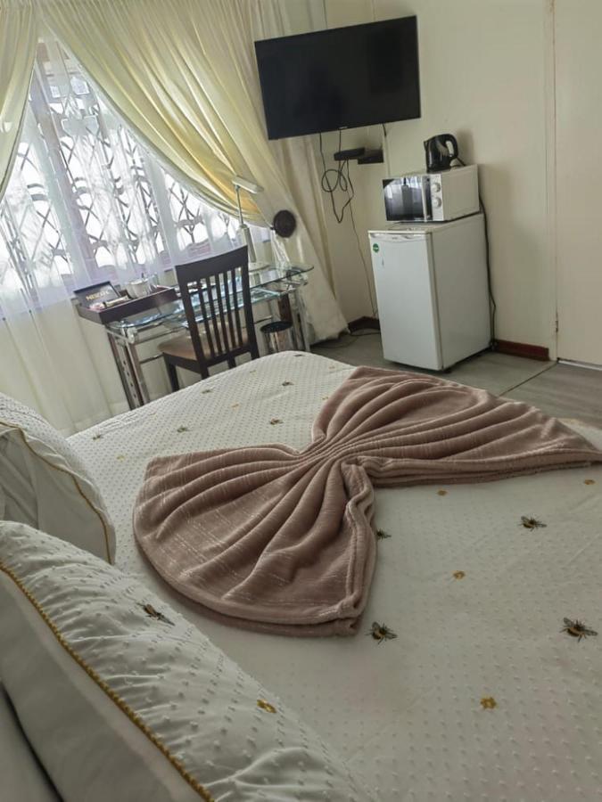 Obaa Sima Guest House อึมทาทา ภายนอก รูปภาพ