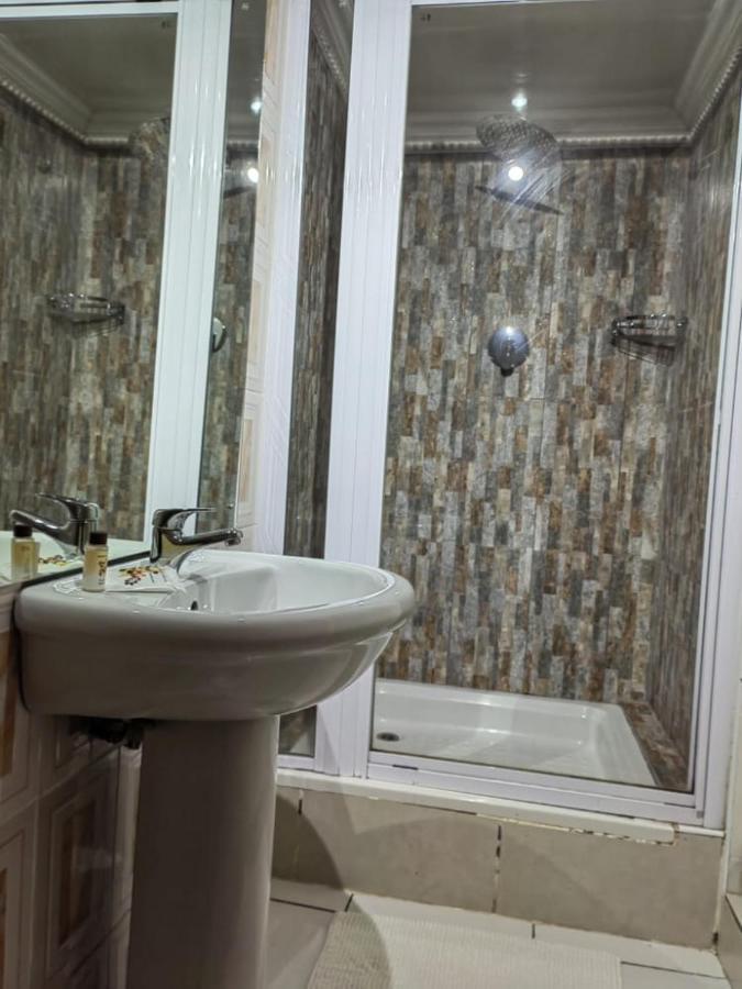 Obaa Sima Guest House อึมทาทา ภายนอก รูปภาพ